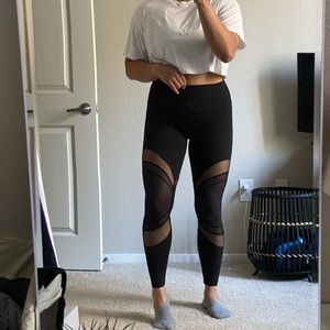 Lululemon Seek The Heat Tight 28”